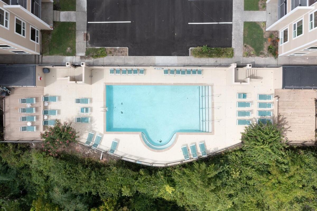 Walk To Broadway Riverfront Condo With Pool ナッシュビル エクステリア 写真