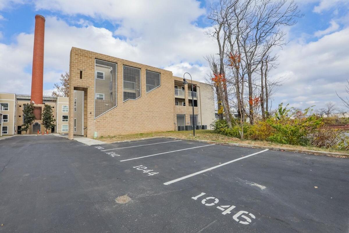 Walk To Broadway Riverfront Condo With Pool ナッシュビル エクステリア 写真