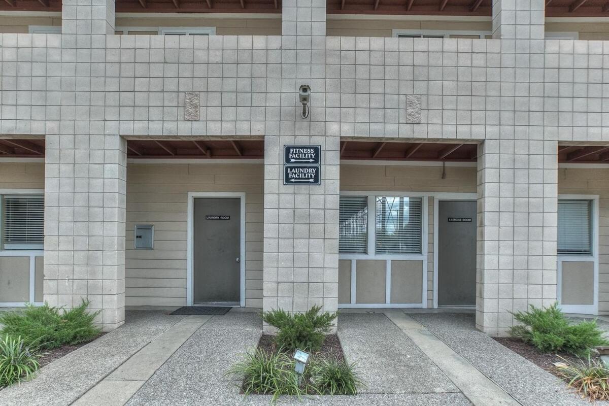 Walk To Broadway Riverfront Condo With Pool ナッシュビル エクステリア 写真
