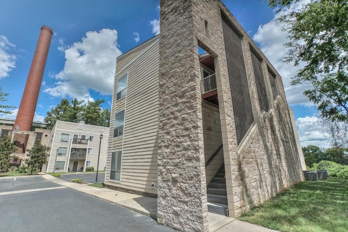 Walk To Broadway Riverfront Condo With Pool ナッシュビル エクステリア 写真